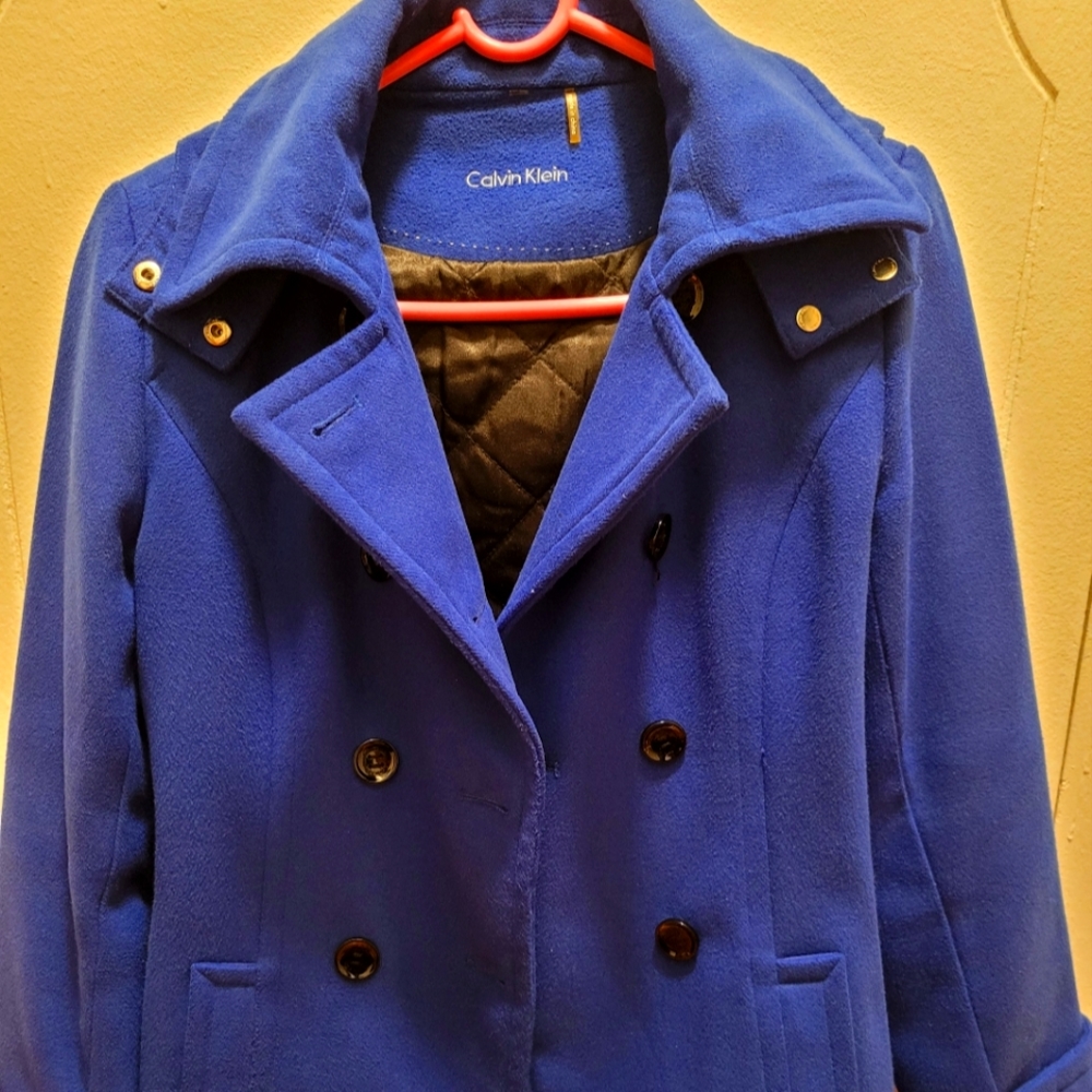 Women's wool peacock.